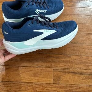 Blue Brooks Ghost Max Shoes women’s 9.5